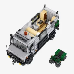 Expeditionsmobil mit Offroad-Quad