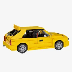Italienischer Kompakt Sportwagen gelb